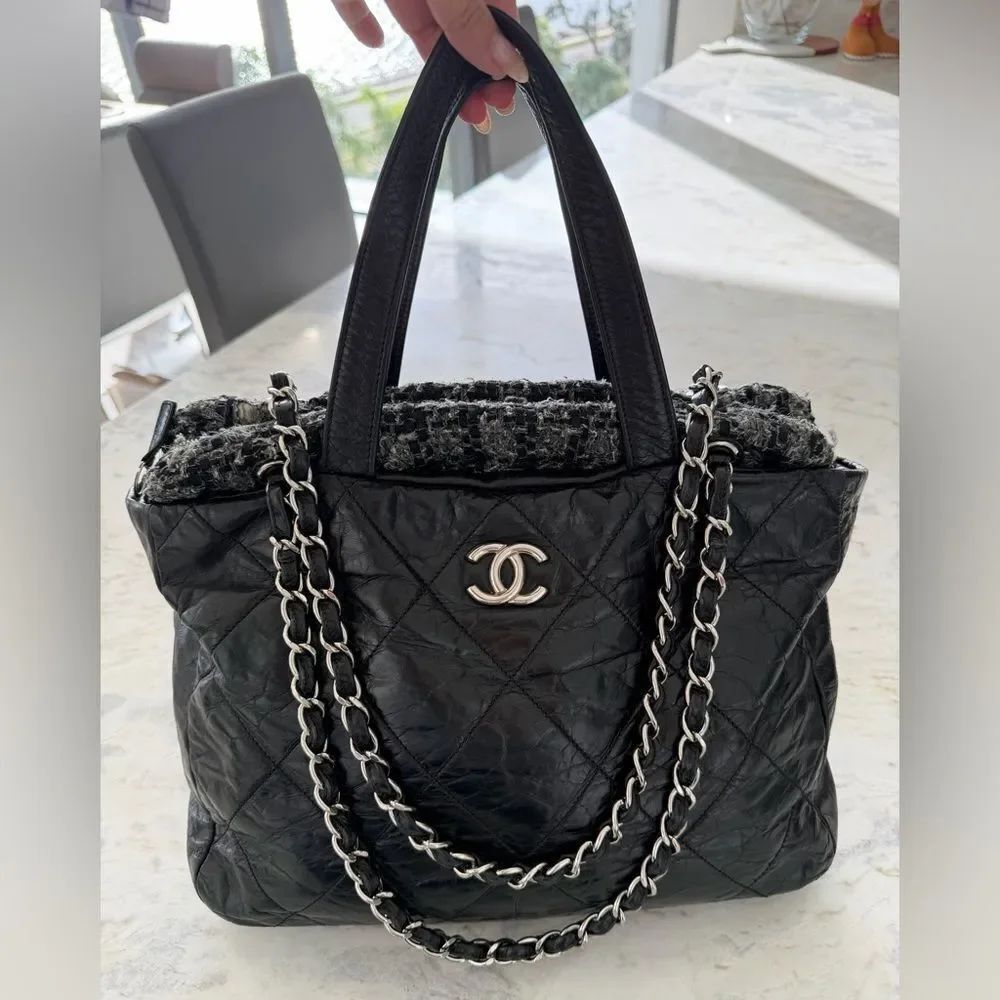 CHANEL Black Quilted Tote with Chain Detail - Picture 3 of 17